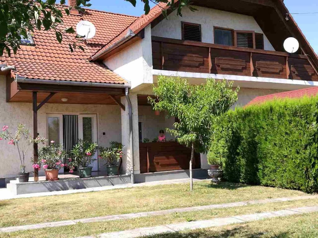 Balatonkeresztúr Sara Vendeghaz 아파트 외부 사진