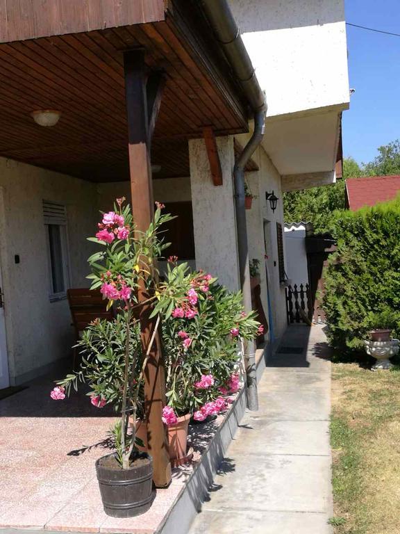 Balatonkeresztúr Sara Vendeghaz 아파트 외부 사진